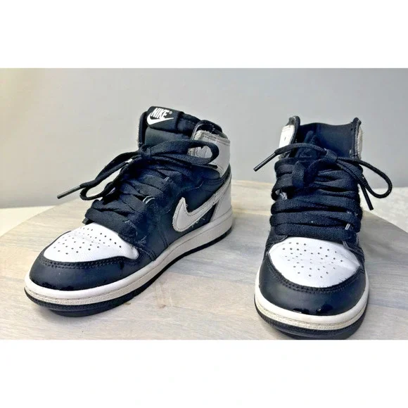 Size 12.5C Kids- Air Jordan 1 Retro OG High Black White FD1412-010 - Picture 2 of 8